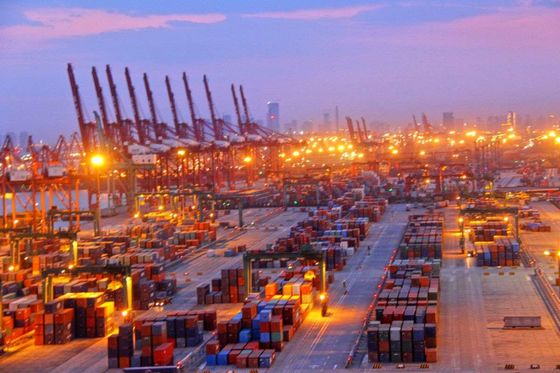 Servicio de puerta a puerta y seguimiento disponible para mensajería expreso internacional